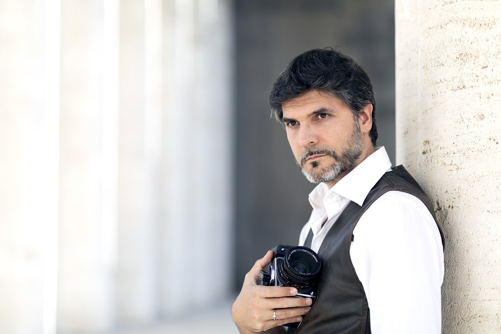Paolo Del Rocino con la sua macchina fotografica
